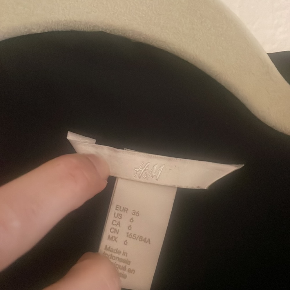 EUC H&M L/S Button Up - Picture 2 of 3